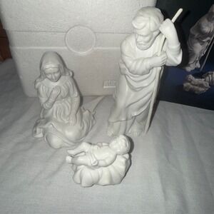 Avon Nativity Collectibles Holy Family Porcelain Figurines 1981 Vintage